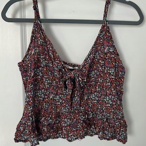 Cute flower cropped top with front tie! Size M. worn ONCE.